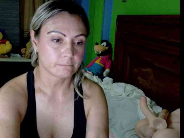 Charlizetheron1 webcam