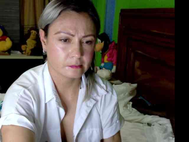 Charlizetheron1 webcam