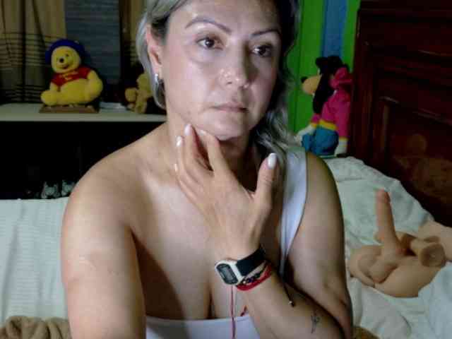 Charlizetheron1 webcam