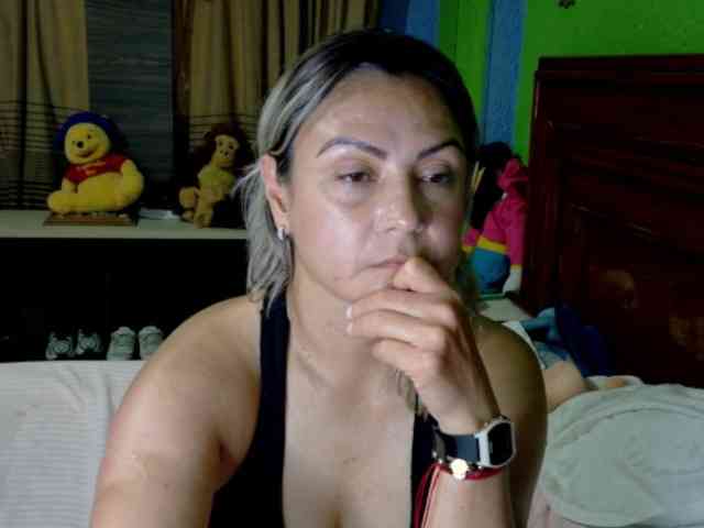 Charlizetheron1 webcam