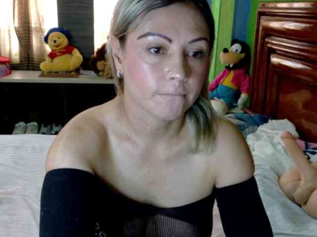 Charlizetheron1 webcam