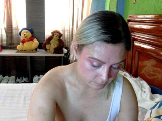 Charlizetheron1 webcam