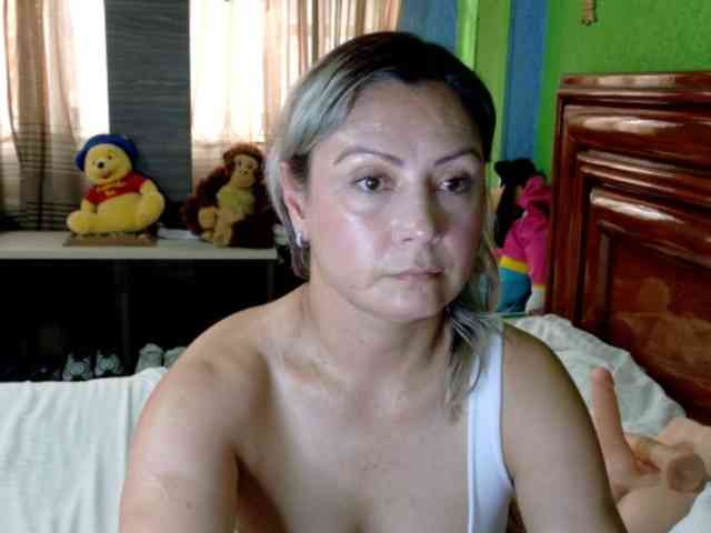 Charlizetheron1 webcam