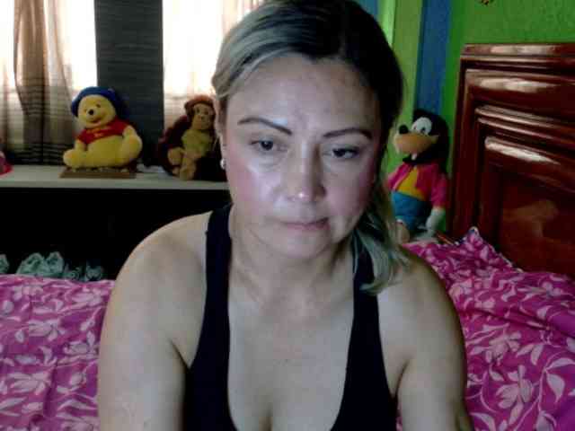 Charlizetheron1 webcam