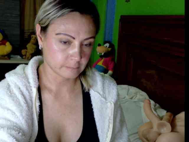 Charlizetheron1 webcam