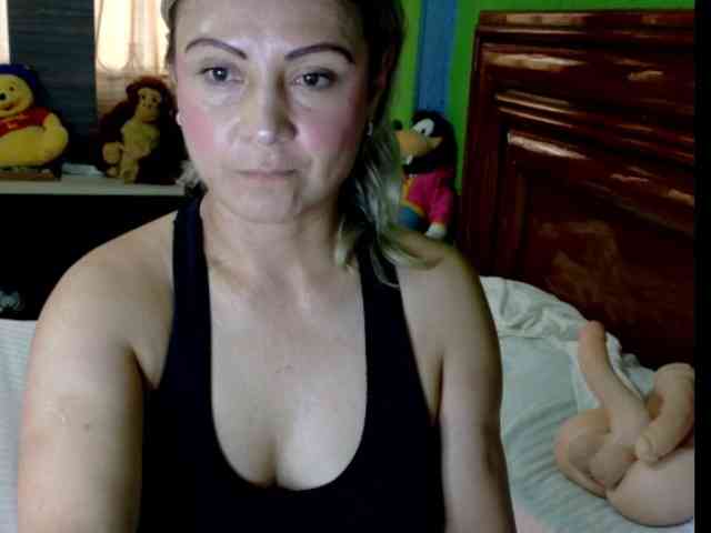 Charlizetheron1 webcam