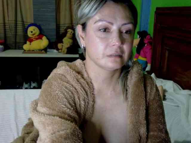 Charlizetheron1 webcam
