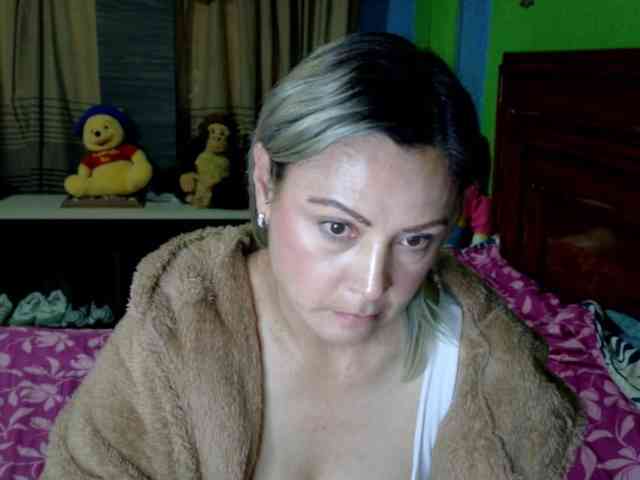 Charlizetheron1 webcam