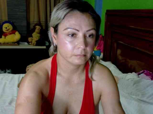 Charlizetheron1 webcam