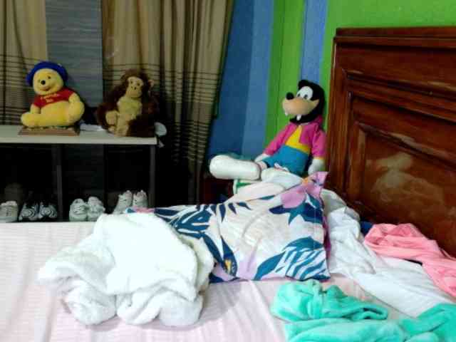 Charlizetheron1 webcam