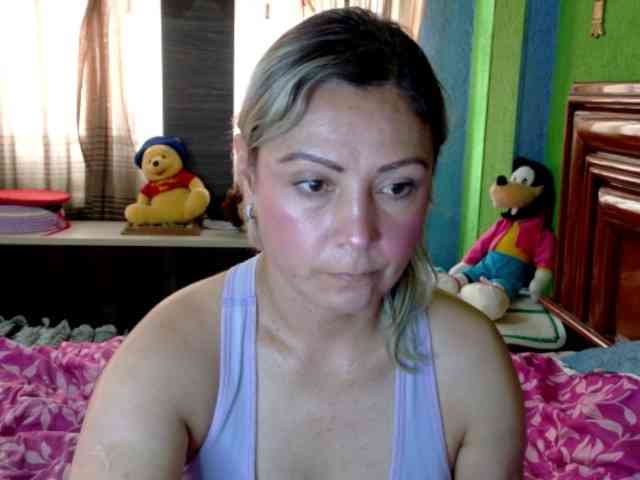 Charlizetheron1 webcam