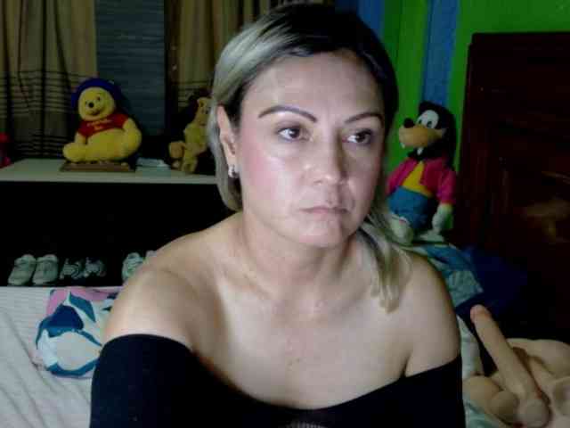 Charlizetheron1 webcam