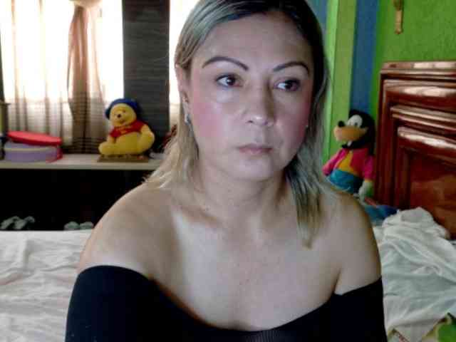 Charlizetheron1 webcam