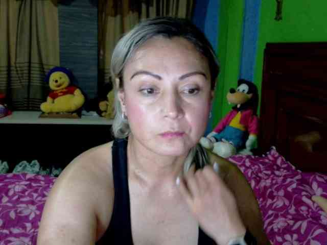 Charlizetheron1 webcam