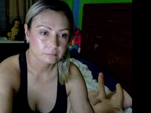 Charlizetheron1 webcam