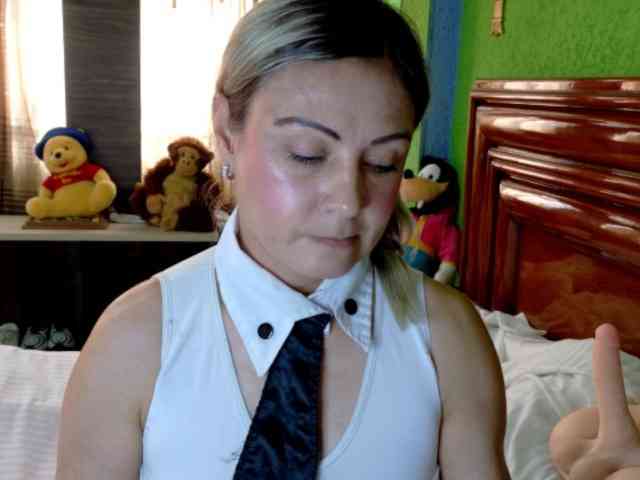 Charlizetheron1 webcam