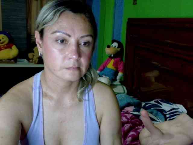 Charlizetheron1 webcam