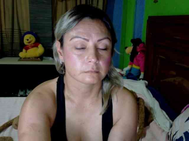 Charlizetheron1 webcam