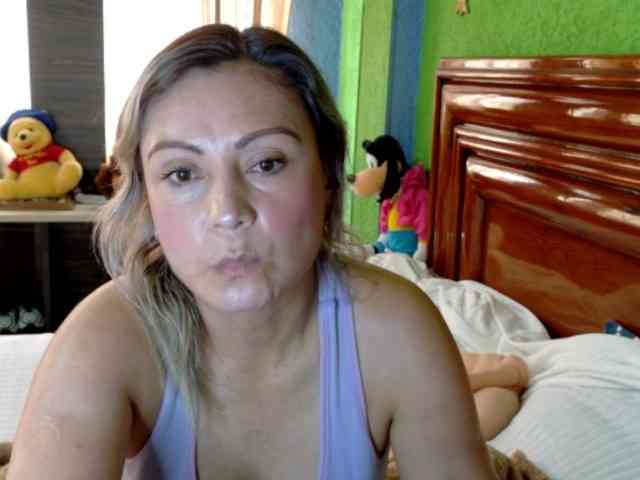 Charlizetheron1 webcam