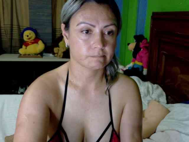 Charlizetheron1 webcam