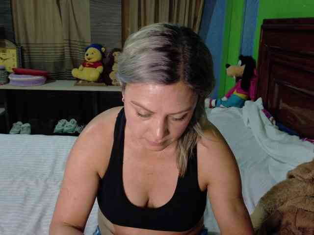 Charlizetheron1 webcam