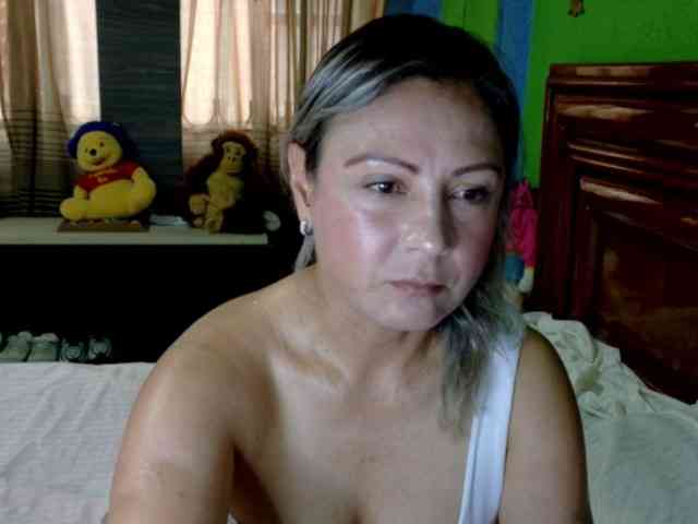 Charlizetheron1 webcam
