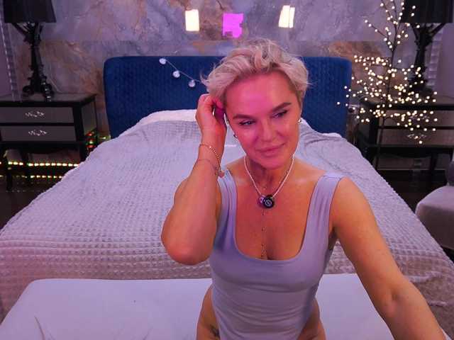 PleasureWeCouple's BongaCams show and profile