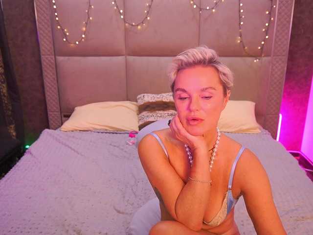 стрип от PleasureWeCouple