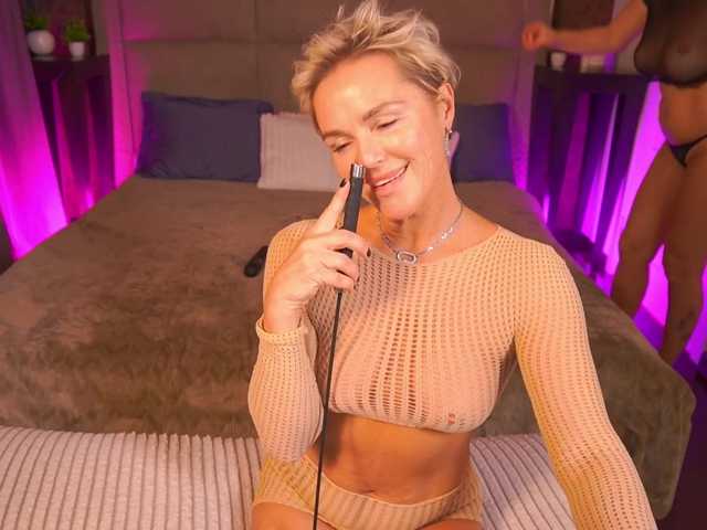 PleasureWeCouple