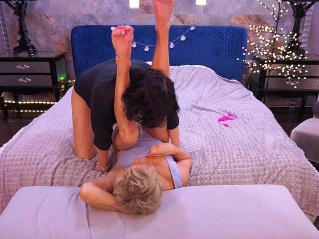 PleasureWeCouple's BongaCams show and profile