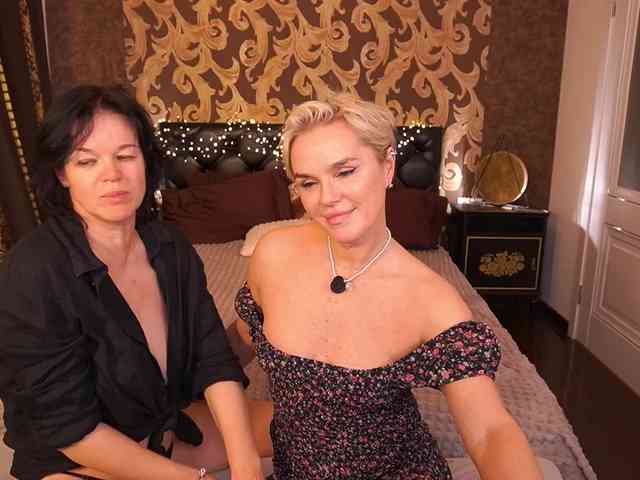 PleasureWeCouple live show