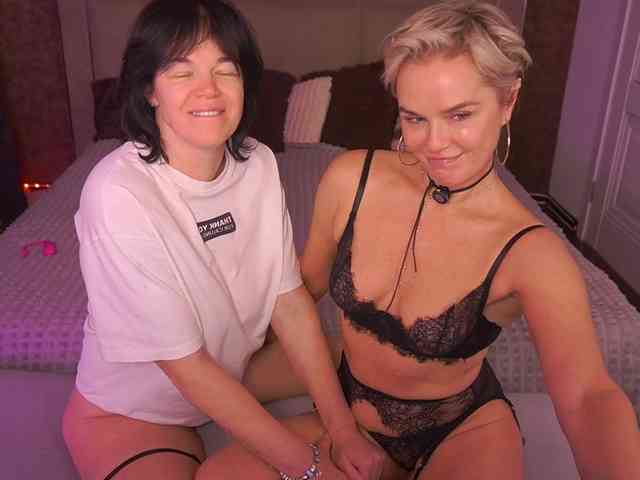 PleasureWeCouple webcam