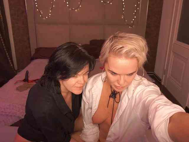 PleasureWeCouple webcam