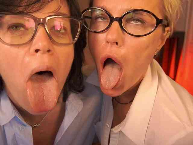 PleasureWeCouple webcam