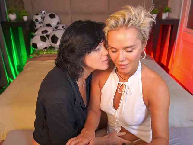 PleasureWeCouple webcam