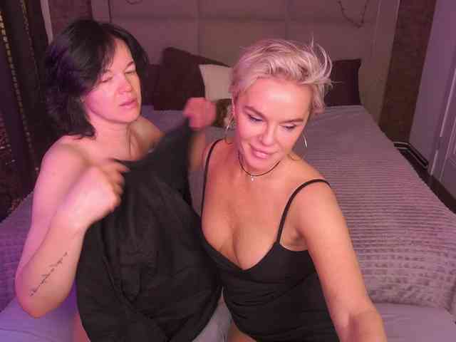 PleasureWeCouple webcam