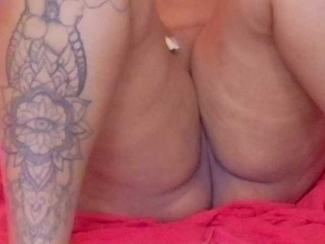 fat-naughtyass live cam on BongaCams