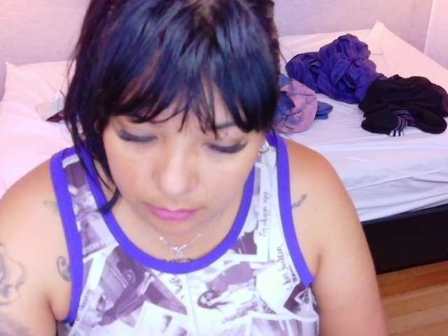 fat-naughtyass live cam on BongaCams
