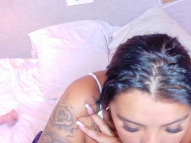fat-naughtyass live cam on BongaCams