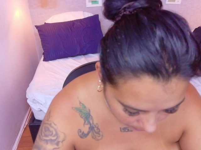 fat-naughtyass live cam on BongaCams