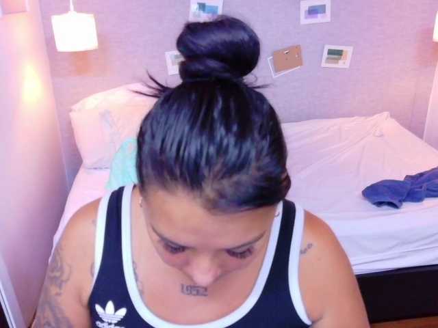 fat-naughtyass live cam on BongaCams