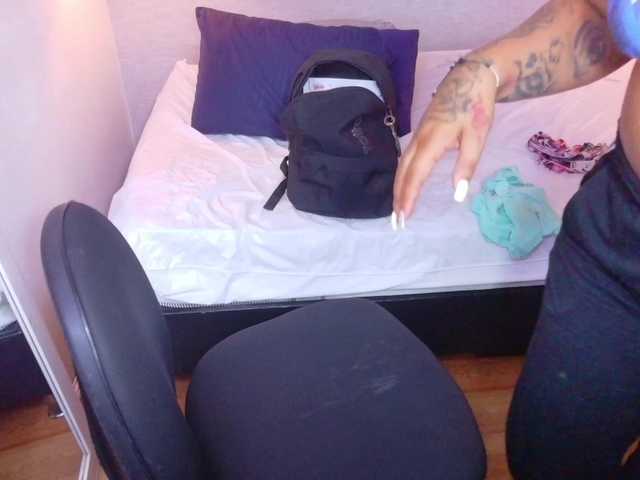 fat-naughtyass live cam on BongaCams
