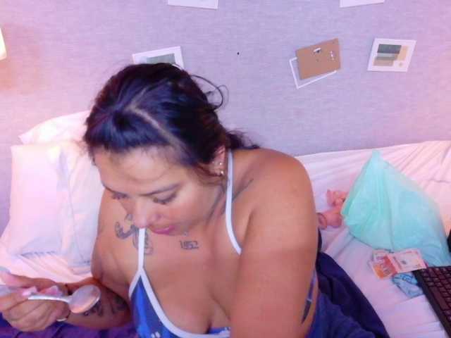 fat-naughtyass live cam on BongaCams
