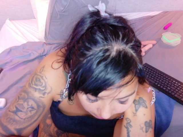 fat-naughtyass live cam on BongaCams