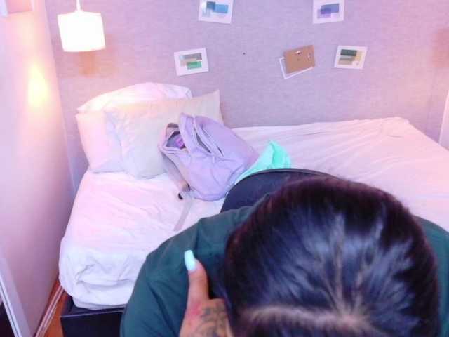 fat-naughtyass live cam on BongaCams