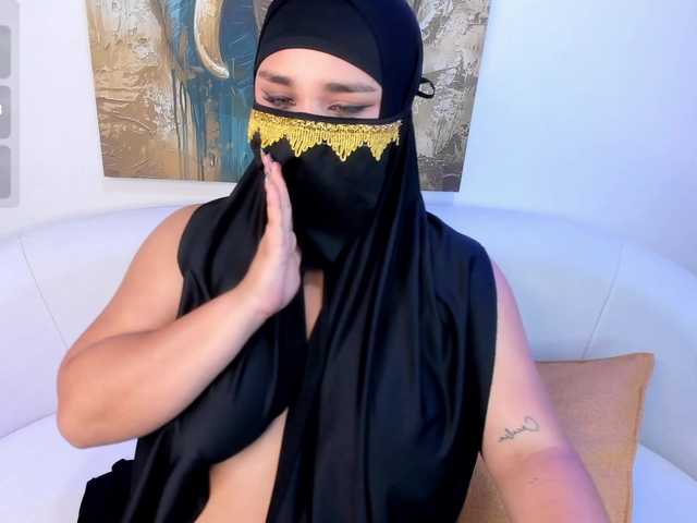 amila-hagda live cam on BongaCams