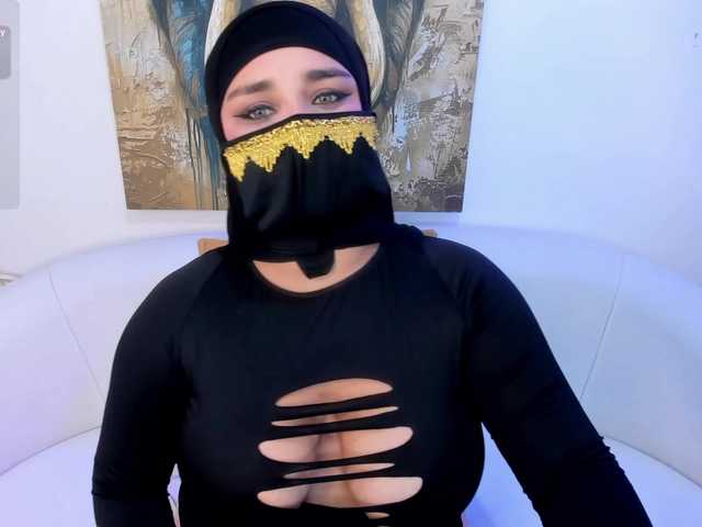 amila-hagda live cam on BongaCams