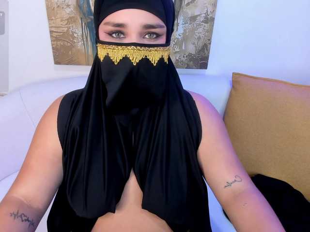amila-hagda live cam on BongaCams