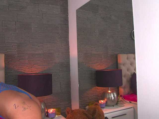 VannyFoxx live webcam show