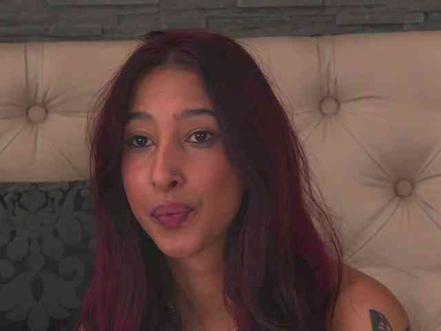 VannyFoxx webcam
